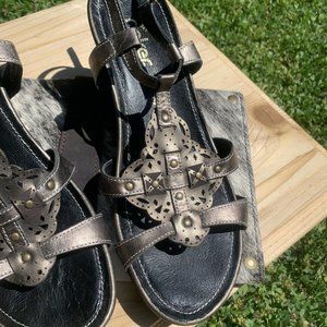 Rieker bronze sandles - 40 / 9.5 EUC